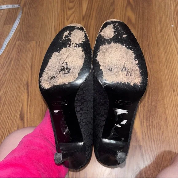 Coach Women's Black Pumps - Picture 6 of 7